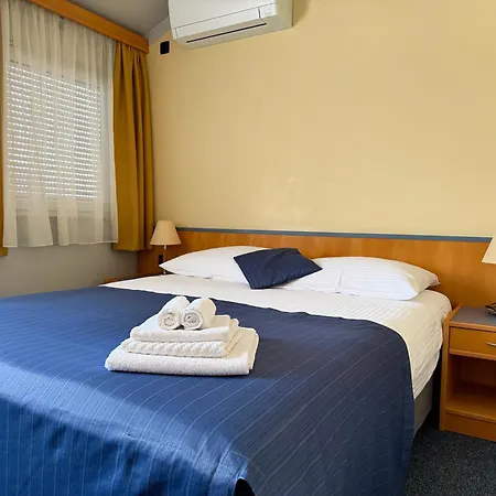 Gostinjska kuća Tamaris Rooms 3*